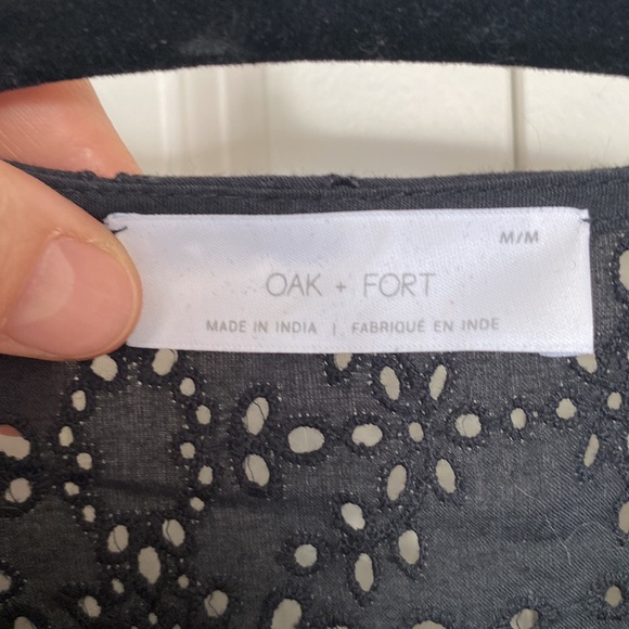 Oak + Fort embroidery pattern crop blouse. - Picture 2 of 4